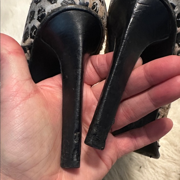 Elegant Leopard Print Heeled Boots - Picture 7 of 10